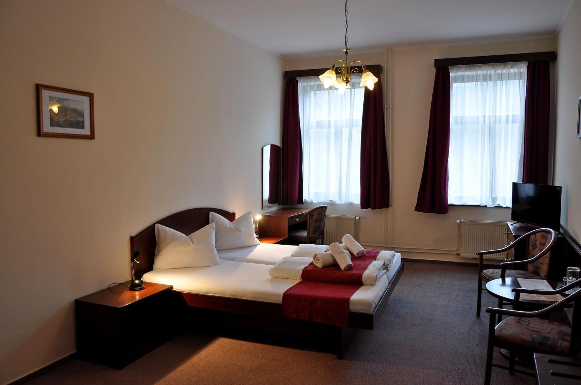Hotel U Bílého koně Loket Habitación foto